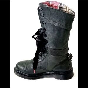 Dr Martens Triumph Boots